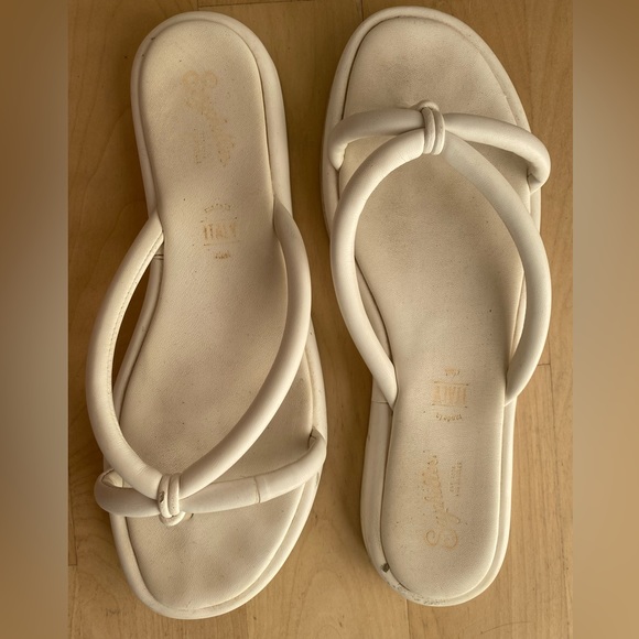 Seychelles padded flip flops - like walking on clouds! - Picture 5 of 5